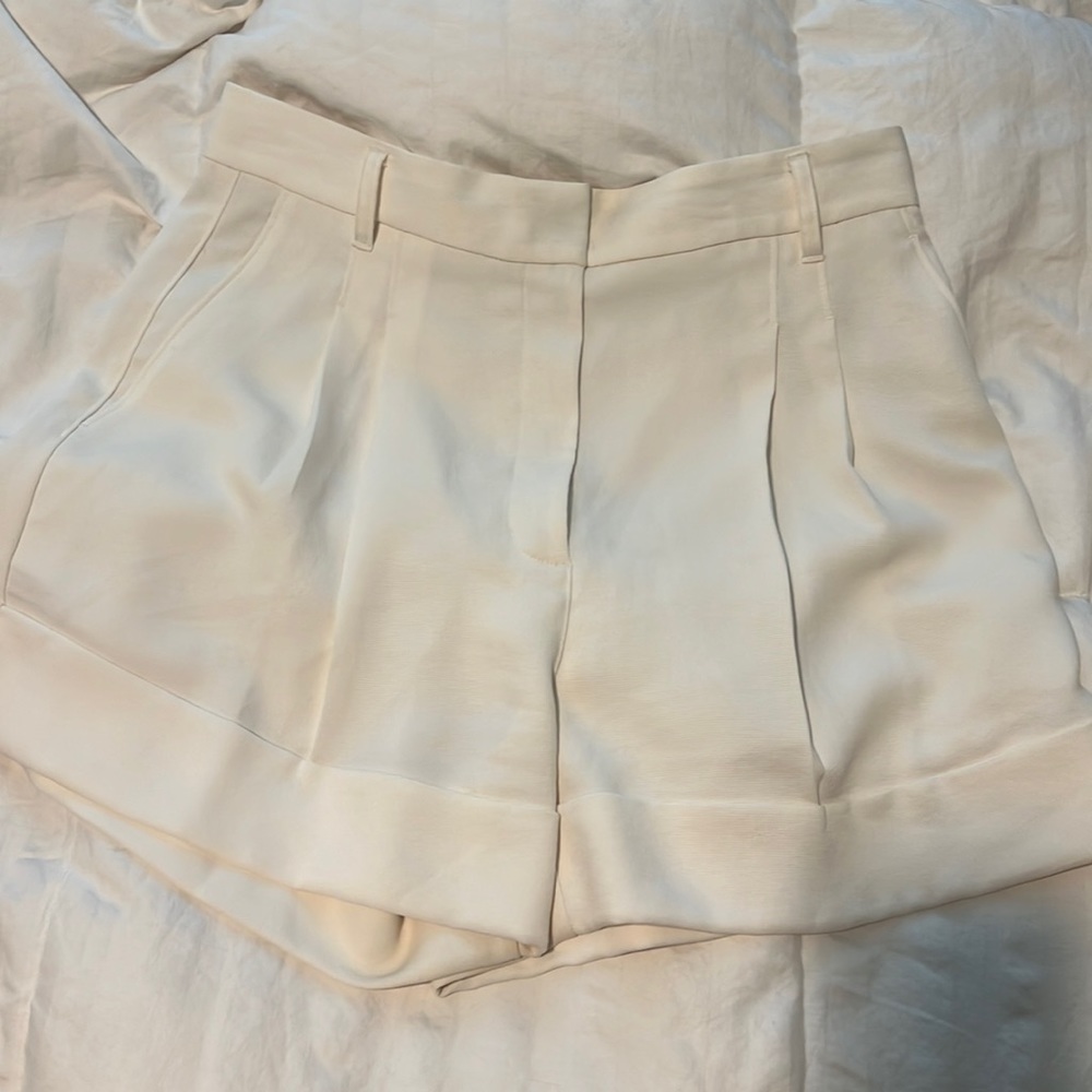 Aritzia Wilfred shorts
